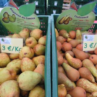 Bacs de pommes avec les prix